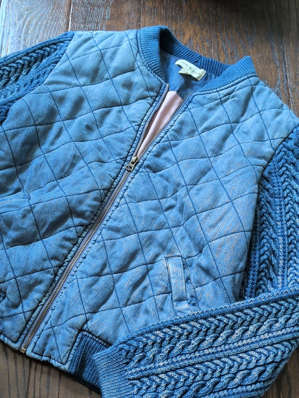 ANTHRO I Blue Quilted Chambray Bomber Jacket w/ Knit Sleeves by Cloth & Stone, M